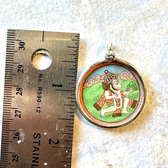 Handpainted Hanuman Hindi God detailed artwork sterling round pendant India - Picture 5 of 5